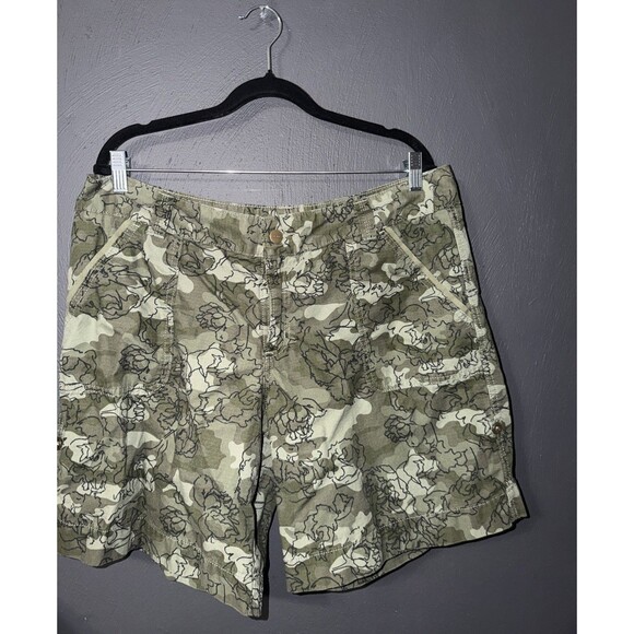 Carhartt Pants - CARHARTT El Paso Size 16 Waist (Camo/Floral Graphic Women's Shorts 100% Cotton